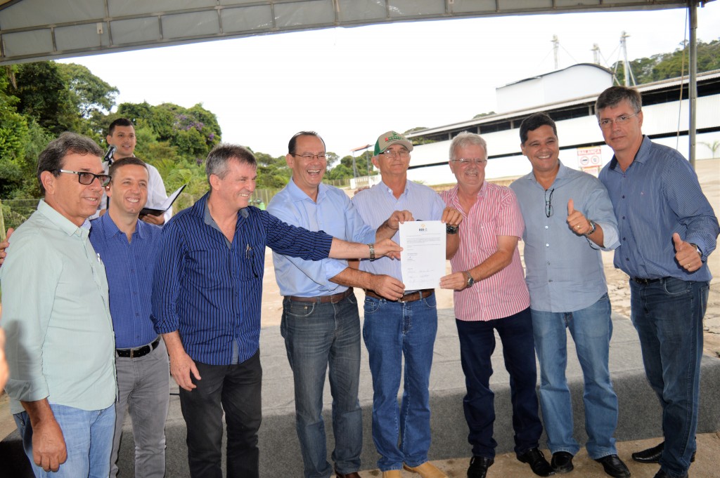 Governo do Estado e Prefeitura assinam ordem de serviço para projeto de asfaltamento de Melgaço ao Potratz