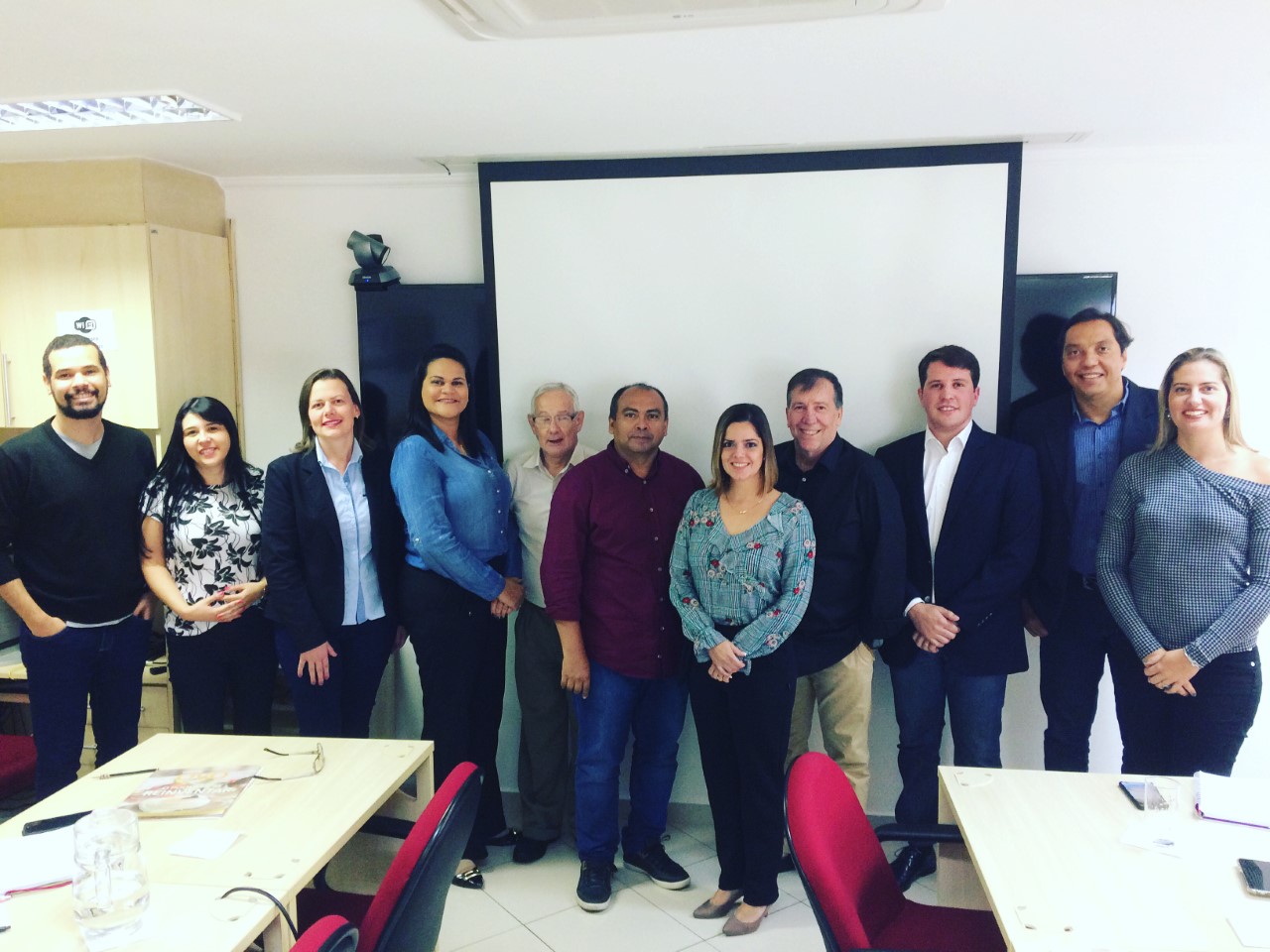 Setor de postura mostra em reunião que está preparado e unido para promover o ovo