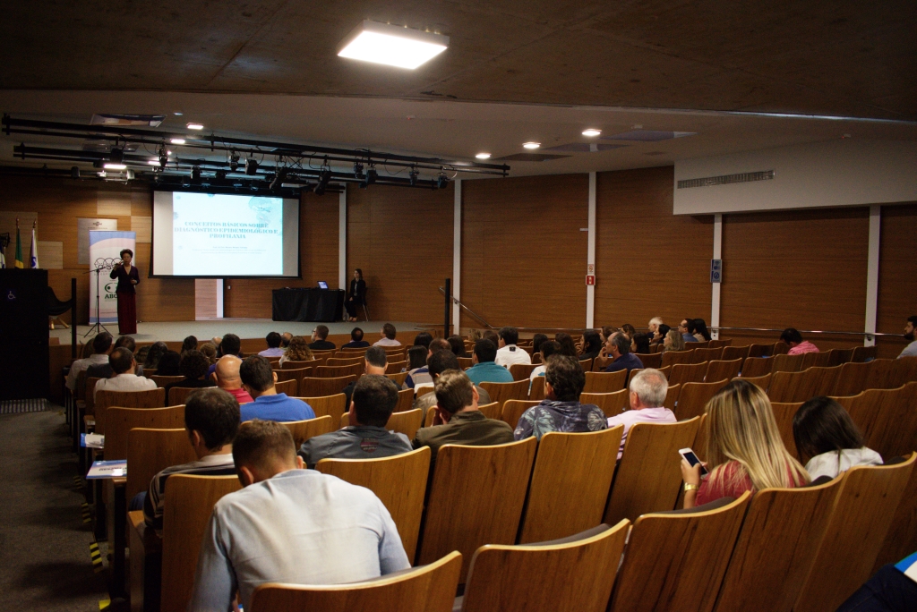 Suinocultores e técnicos participam de capacitação sobre sanidade na produção de suínos