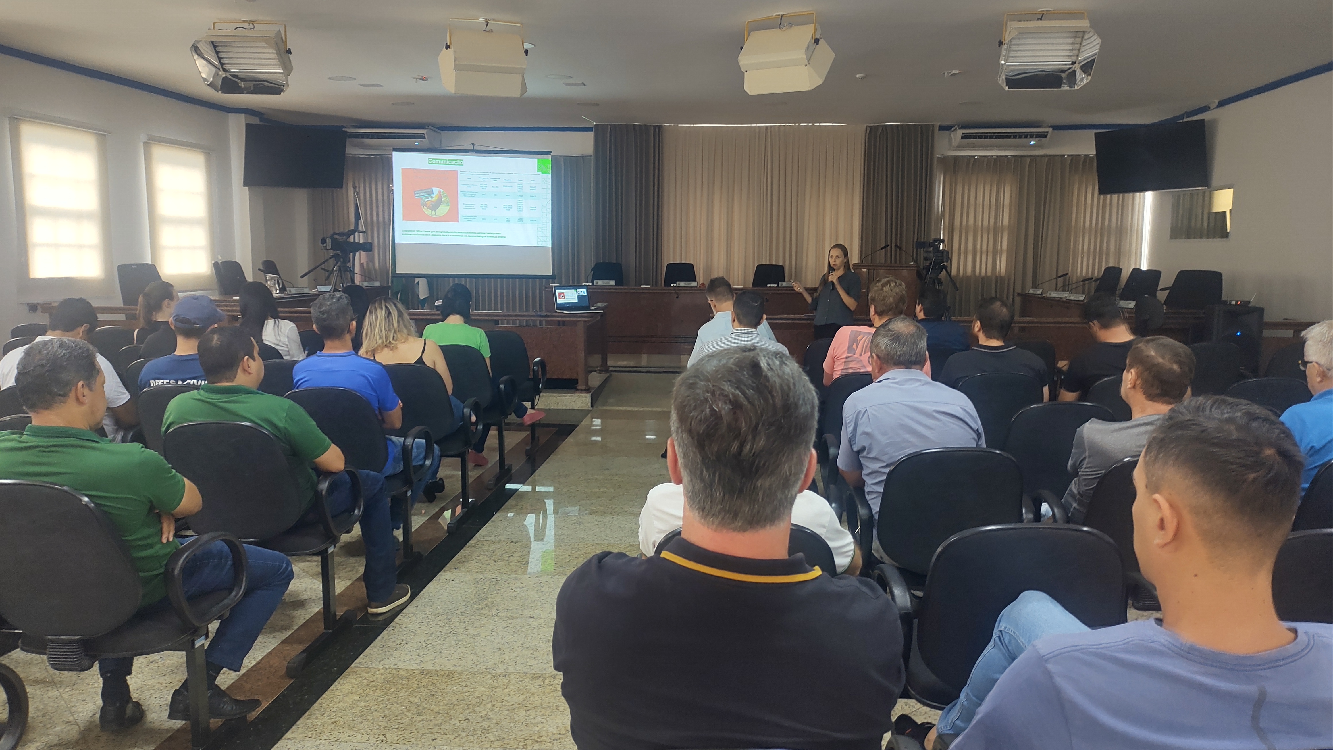 Unida com IDAF e SFA/ES, AVES inicia trabalho informativo sobre a Influenza Aviária em municípios capixabas