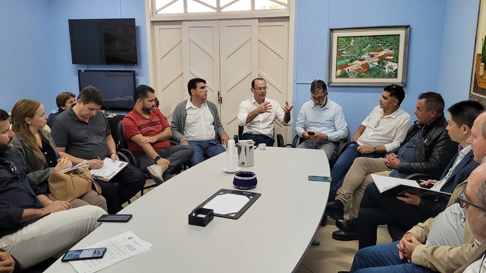 Reunião traça novos direcionamentos para prevenção da Influenza Aviária em Santa Maria de Jetibá