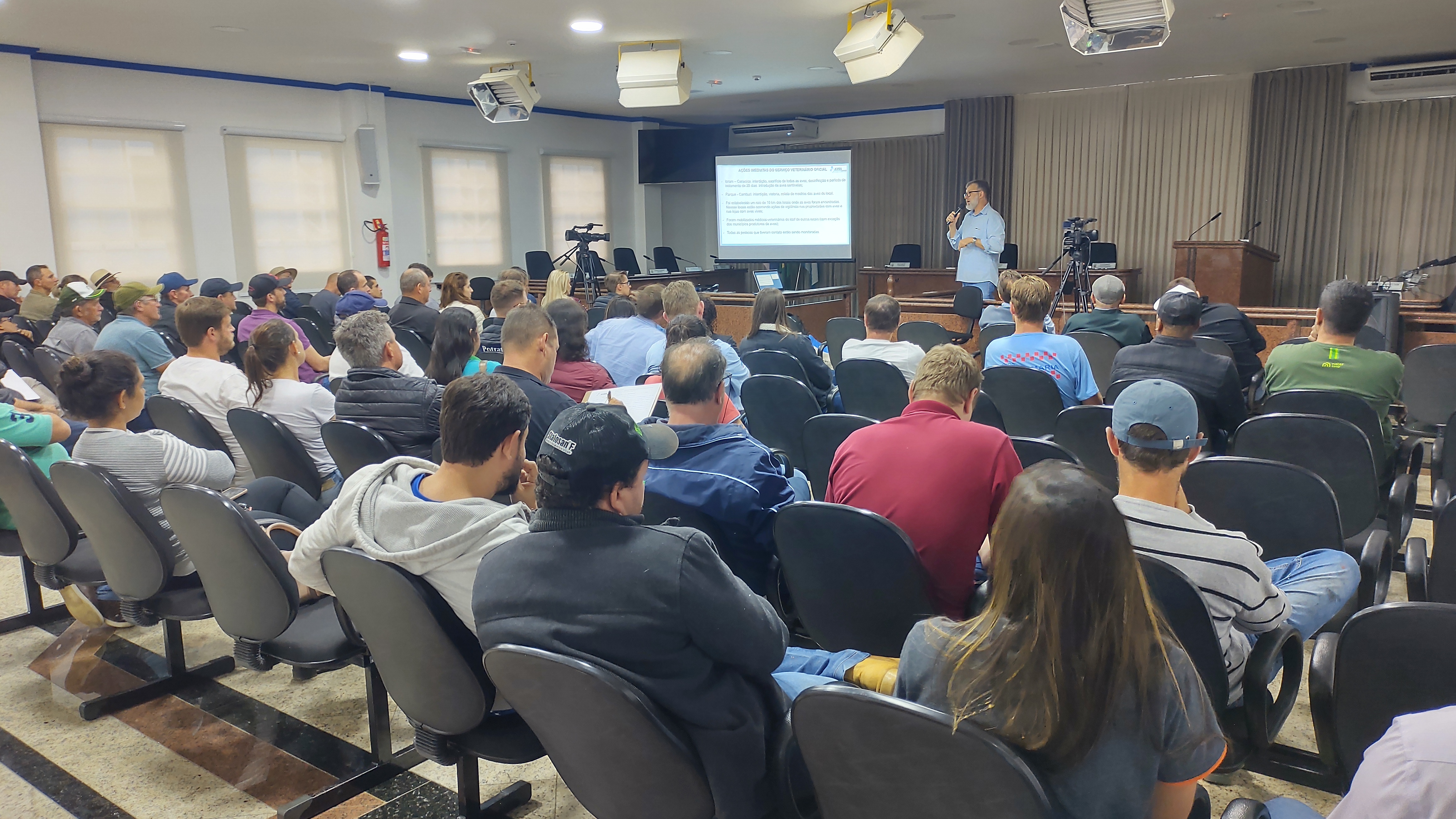 AVES reforça orientações sobre a Influenza Aviária para produtores e RT’s