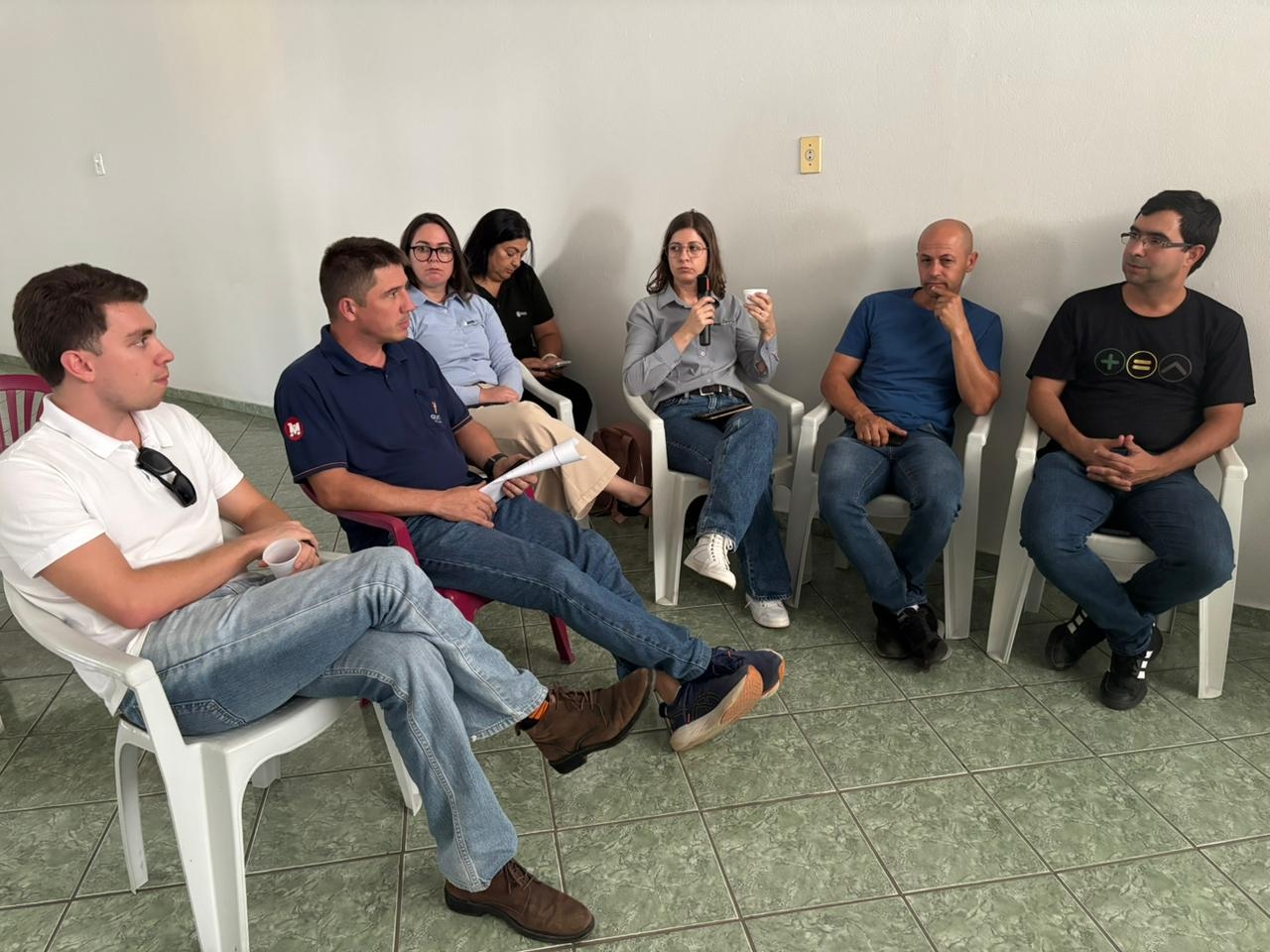 Associados da AVES participam de reunião do Projeto Campo Futuro para levantamento de custos da postura comercial no ES