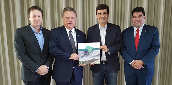 ABCS apresenta XVII SNDS para Ministro da Agricultura